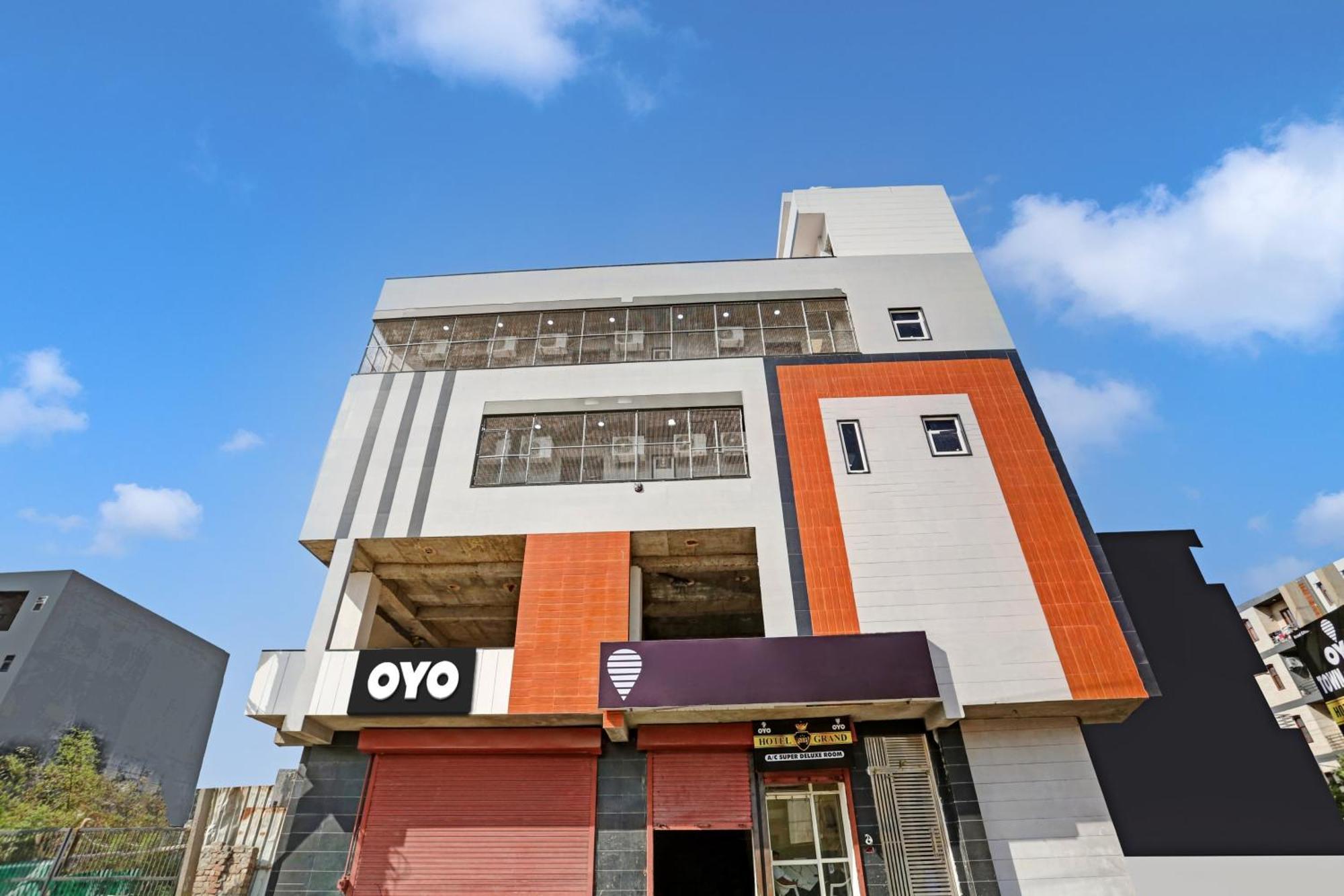 Townhouse Vip Grand Hotel Delhi  Exterior foto